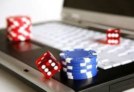 Live casino dealer table experience on yyy777